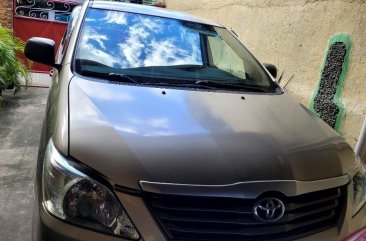 Sell White 2012 Toyota Innova in Quezon City