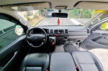 Selling White Toyota Hiace 2016 in Bacoor