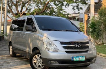 Selling White Hyundai Grand starex 2010 in Manila