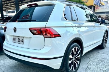 White Volkswagen Tiguan 2018 for sale in Automatic