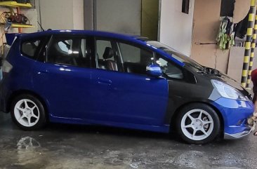 Selling Green Honda Jazz 2010 in Quezon City