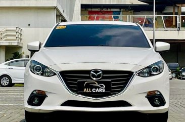 Selling White Mazda 3 2016 in Makati