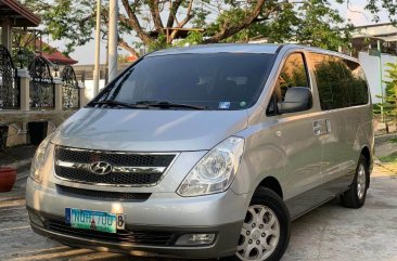 Selling White Hyundai Grand starex 2010 in Manila