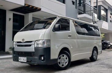 White Toyota Hiace 2018 for sale in Manual