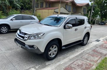 White Isuzu Mu-X 2016 for sale in Quezon City