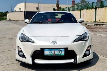 Pearl White Toyota 86 2013 for sale in Manila