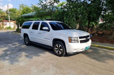 Selling White Chevrolet Suburban 2008 in Bacoor