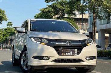 Sell White 2016 Honda Hr-V in Makati
