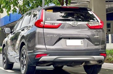 Selling White Honda Cr-V 2018 in Makati