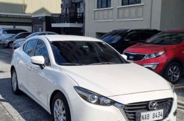 Selling White Mazda 3 2017 in San Pablo