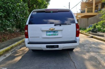 Sell White 2008 Chevrolet Suburban in Bacoor