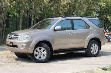 Selling White Toyota Fortuner 2012 in Manila