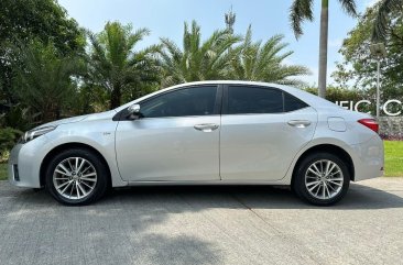 Sell White 2016 Toyota Corolla altis in Las Piñas