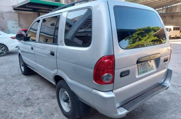 White Isuzu Crosswind 2012 for sale in Manual