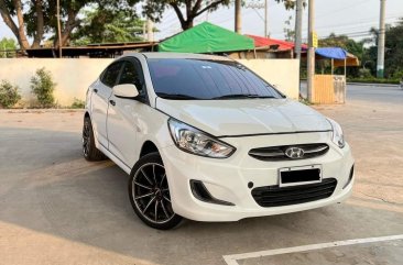 White Hyundai Accent 2018 for sale in Automatic