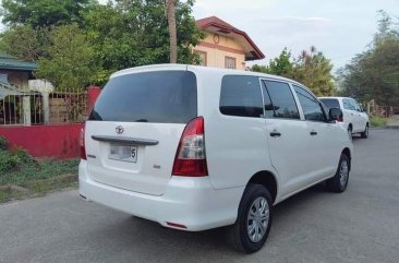 White Toyota Innova 2014 for sale in Manual