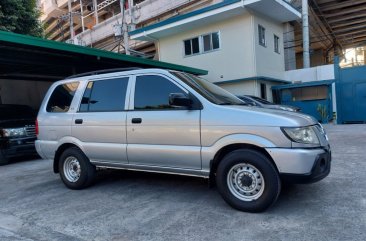 White Isuzu Crosswind 2012 for sale in Manual