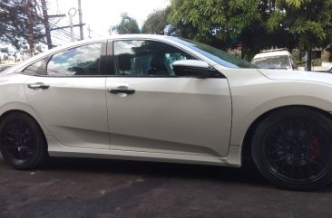 Selling White Honda Civic 2018 in Caloocan