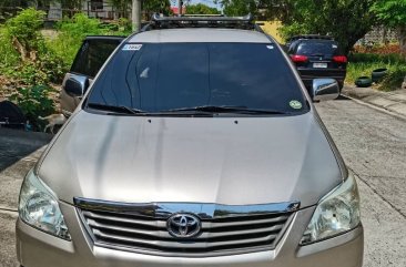 White Toyota Innova 2012 for sale in Santa Rosa