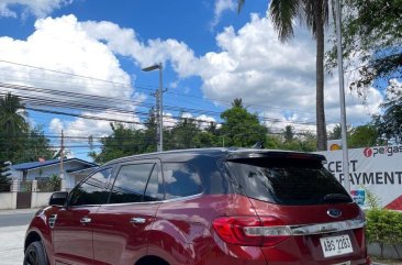 Selling White Ford Everest 2016 in Makati