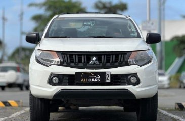 White Mitsubishi Strada 2017 for sale in Manual