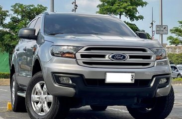 Selling White Ford Everest 2016 in Makati