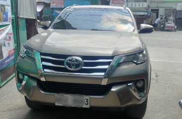 Selling White Toyota Fortuner 2018 in Manila