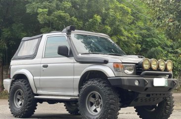 White Mitsubishi Pajero 1992 for sale in Manual