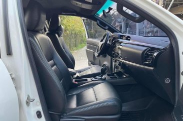 White Toyota Hilux 2019 for sale in Manila