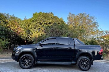White Toyota Hilux 2022 for sale in Automatic