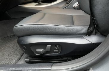 Sell White 2012 Bmw 318I in Las Piñas