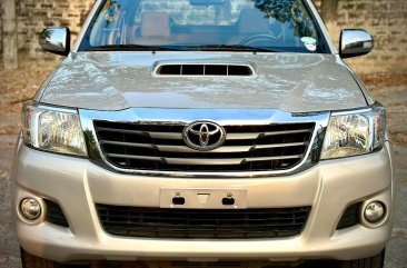 White Toyota Hilux 2013 for sale in Manila