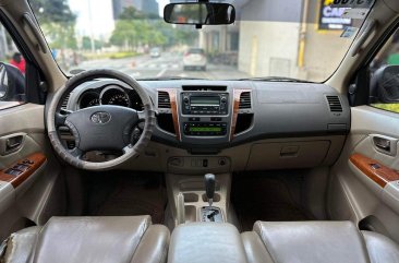 Selling White Toyota Fortuner 2011 in Makati