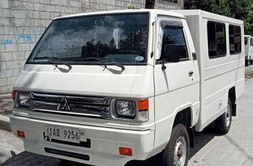 Selling White Mitsubishi L300 2020 in Quezon City
