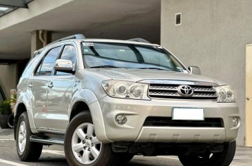 Selling White Toyota Fortuner 2011 in Makati