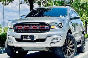 Selling White Ford Everest 2017 in Makati