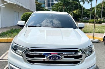 Sell White 2016 Ford Everest in San Pedro