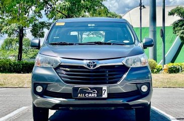 Selling White Toyota Avanza 2018 in Makati