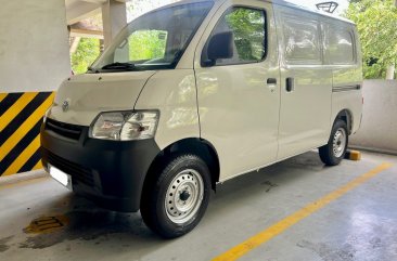 Selling White Suzuki Apv 2023 in Quezon City