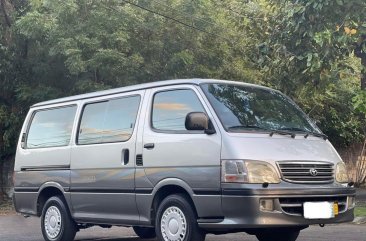 Sell White 2000 Toyota Hiace in Parañaque