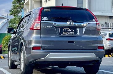 Sell White 2017 Honda Cr-V in Makati