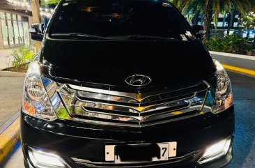 White Hyundai Starex 2018 for sale in Automatic