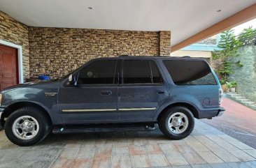 Sell White 2002 Ford Expedition in Cebu City