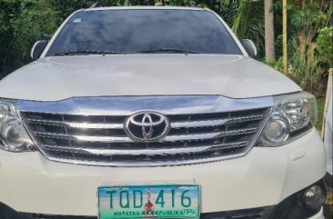 White Toyota Fortuner 2013 for sale in Manila