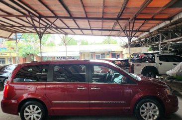 Sell White 2013 Chrysler Town And Country in Pasig