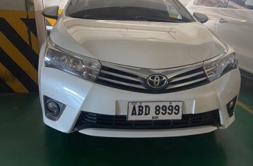 Sell Pearl White 2016 Toyota Corolla altis in Caloocan