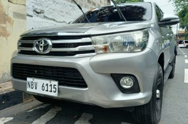 White Toyota Hilux 2016 for sale in Santa Rosa