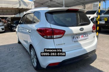 White Kia Carens 2014 for sale in Automatic