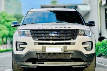 White Ford Explorer 2016 for sale in Makati