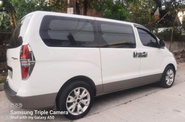 White Hyundai Starex 2017 for sale in Manual